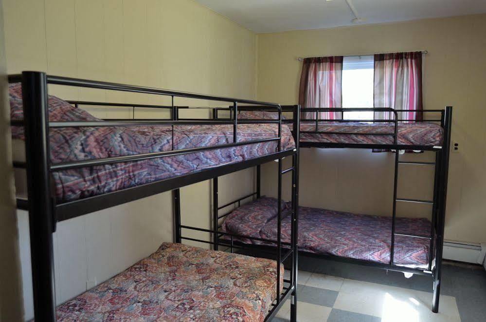 Bent Prop Inn & Hostel Of Alaska - Downtown Анкъридж Екстериор снимка